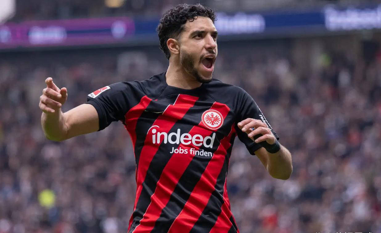 包含法兰克福转会期再遭质疑，志在欧联名次提升，态度坚定，训练强度明显提升的词条